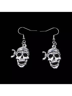 Brand New Pirate 🏴‍☠️ Skull 💀 Earrings

Festive Halloween